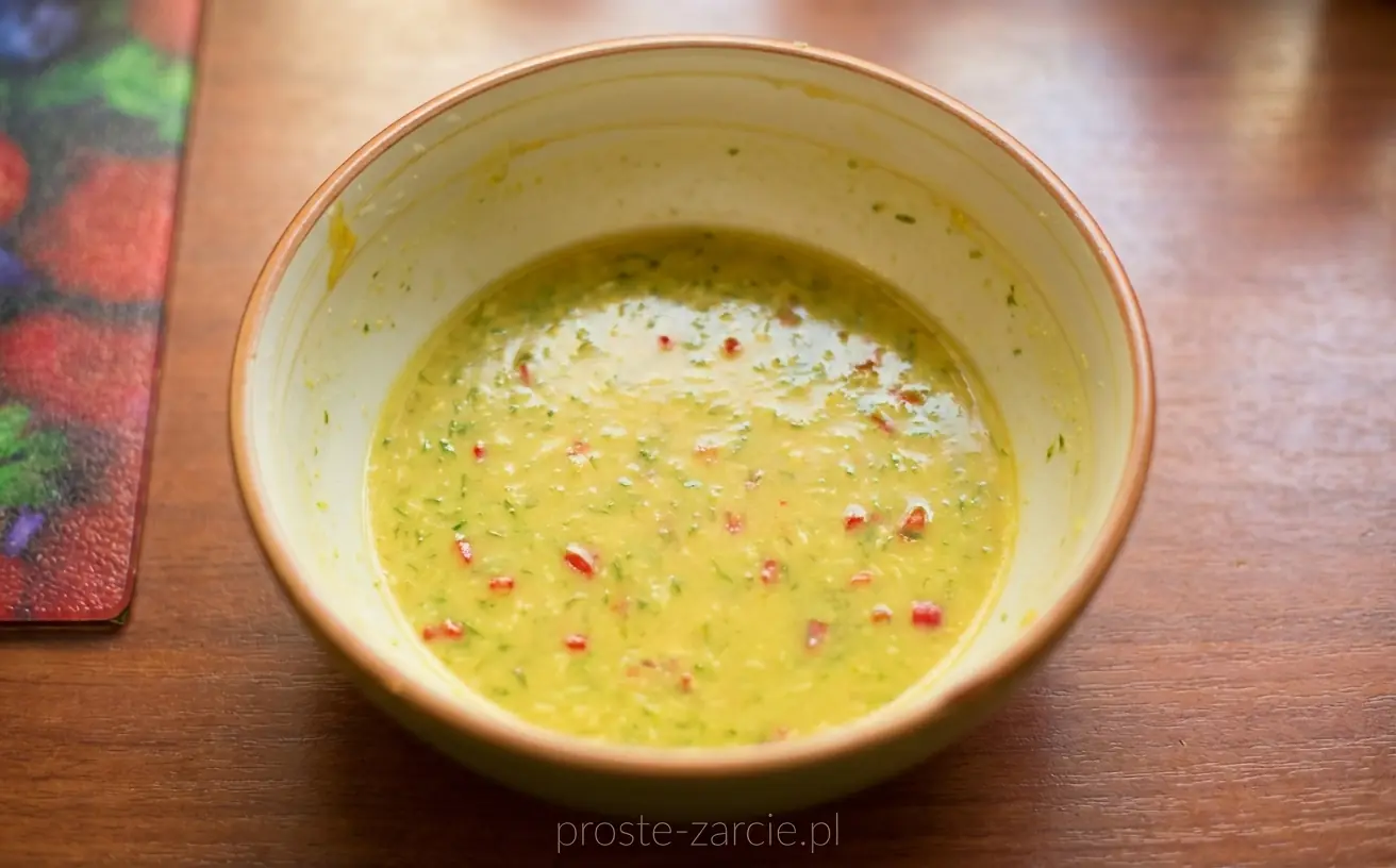 Pikantny sos limonkowo-miodowy z chili