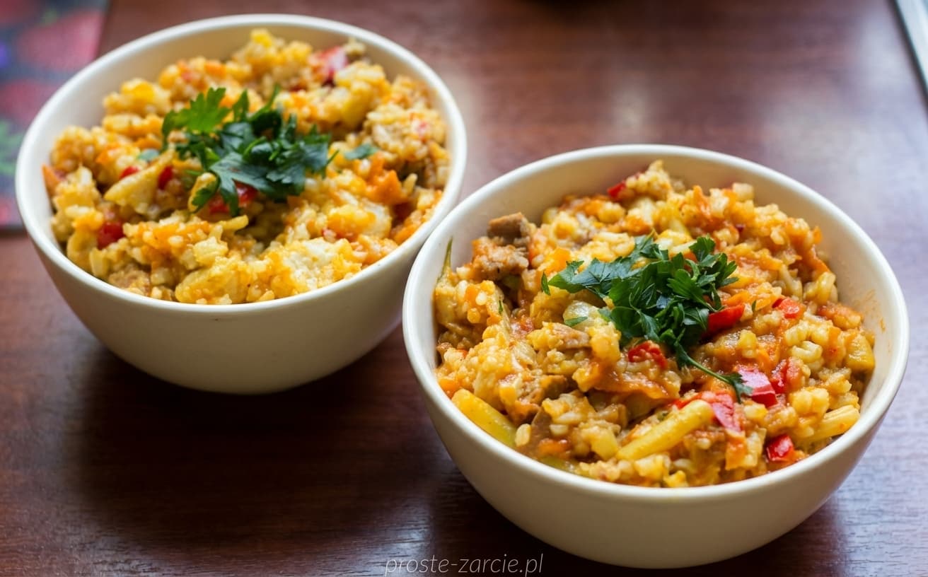 Indyk z żółtą pastą curry i warzywami