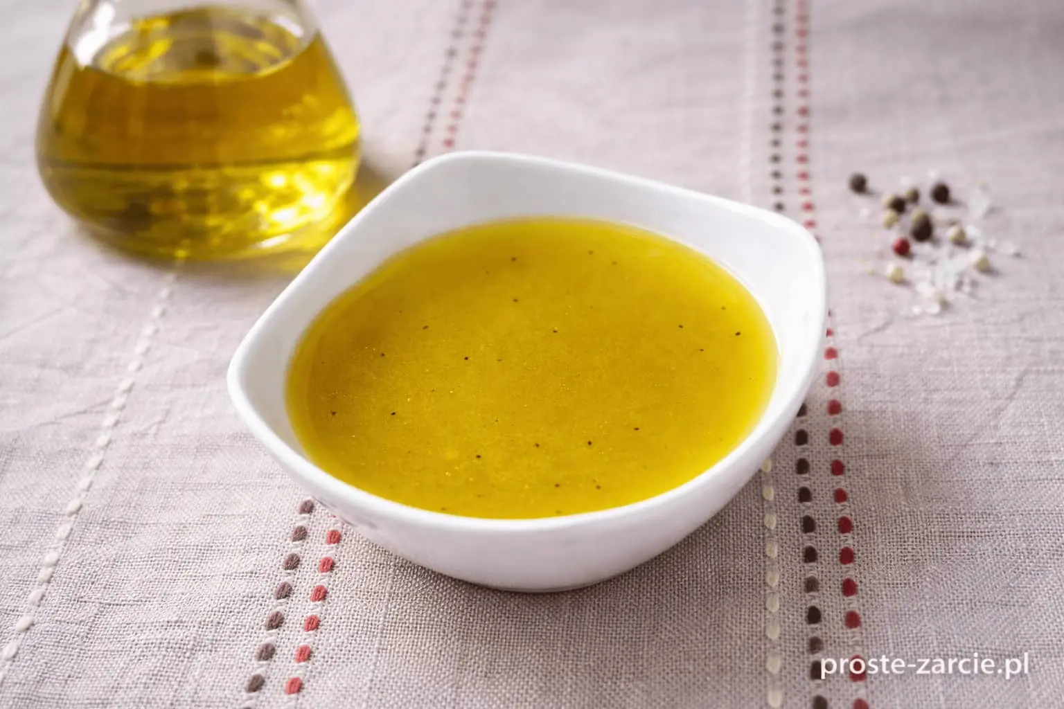 Sos winegret – idealny dressing do sałatek